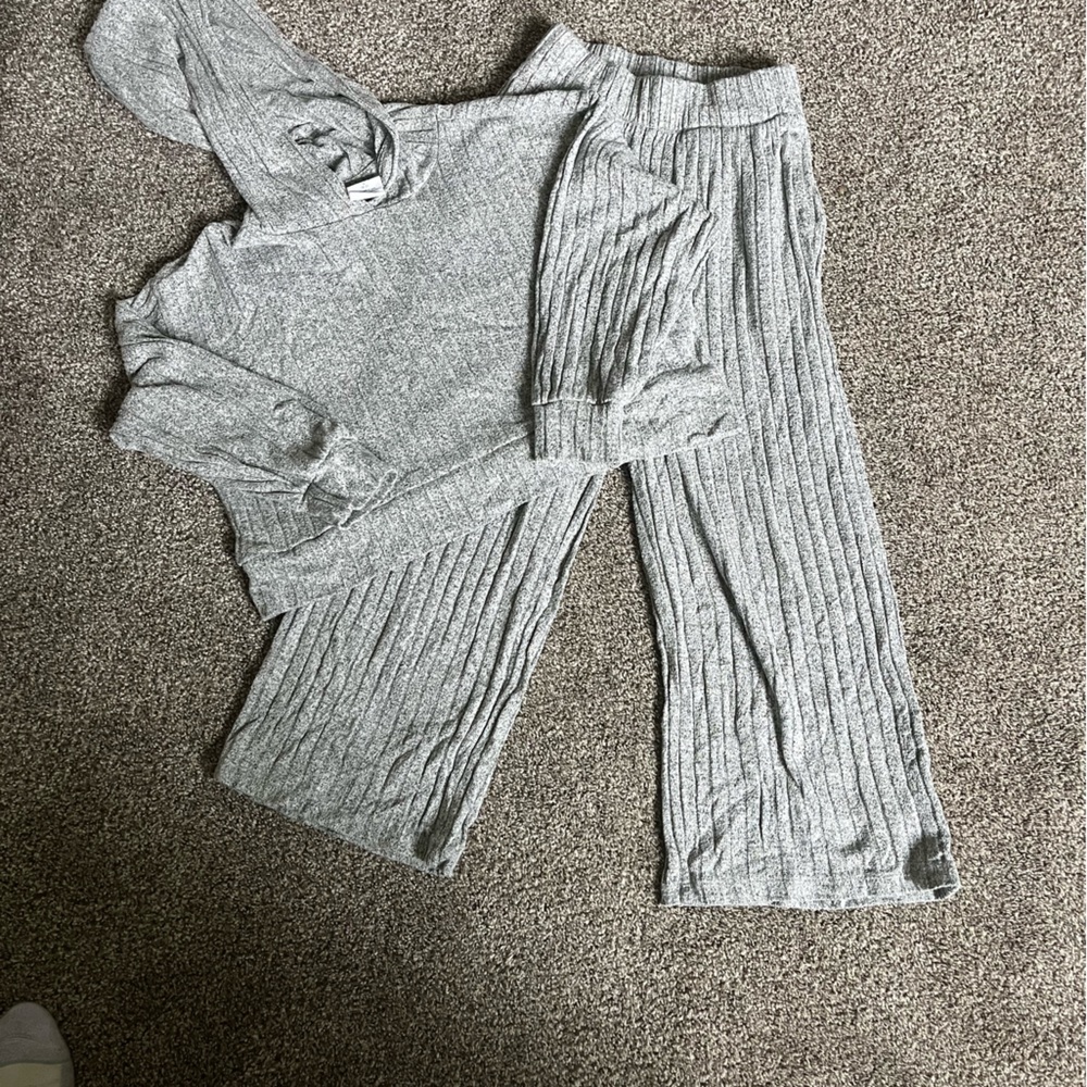 GAP Heather Gray Ribbed Knit Lounge Set